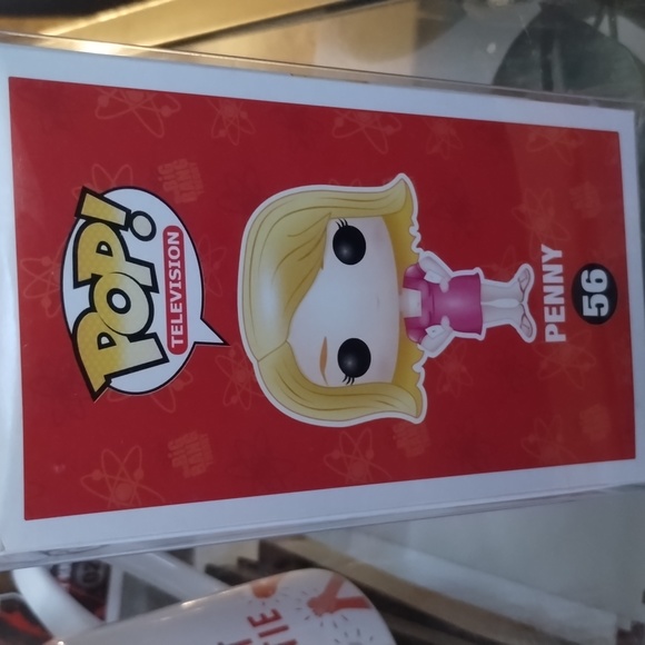 2012 red white box Big Bang theory Funko pop #56 penny - Picture 2 of 4